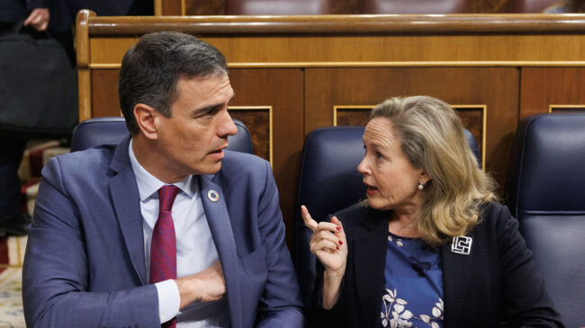 La OCDE pide a España subir los impuestos al alcohol y el tabaco y retrasar la jubilación