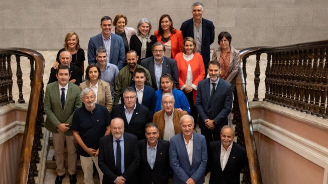 El Consejo Escolar del Estado amenazó a Sánchez con un plante si les reunía en Ferraz