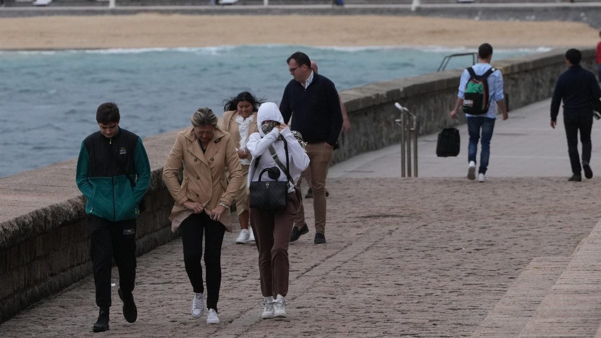 Toda España salvo cuatro comunidades en alerta por lluvias, vientos u oleaje