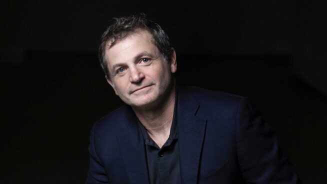 Peter Orner narra a favor del humor y del conocimiento libre