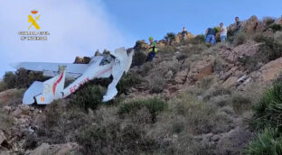 Fallecen dos personas tras estrellarse su avioneta en Almería