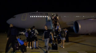 Llega a Madrid el primer avión militar con 200 evacuados desde Israel