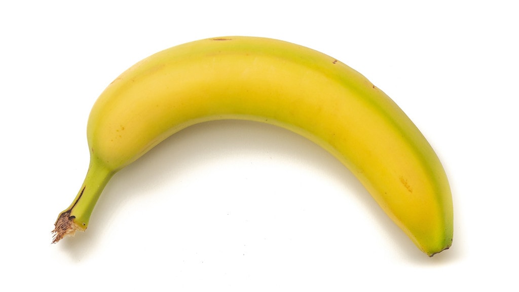 Un plátano, buen ejemplo de qué comer para evitar calambres