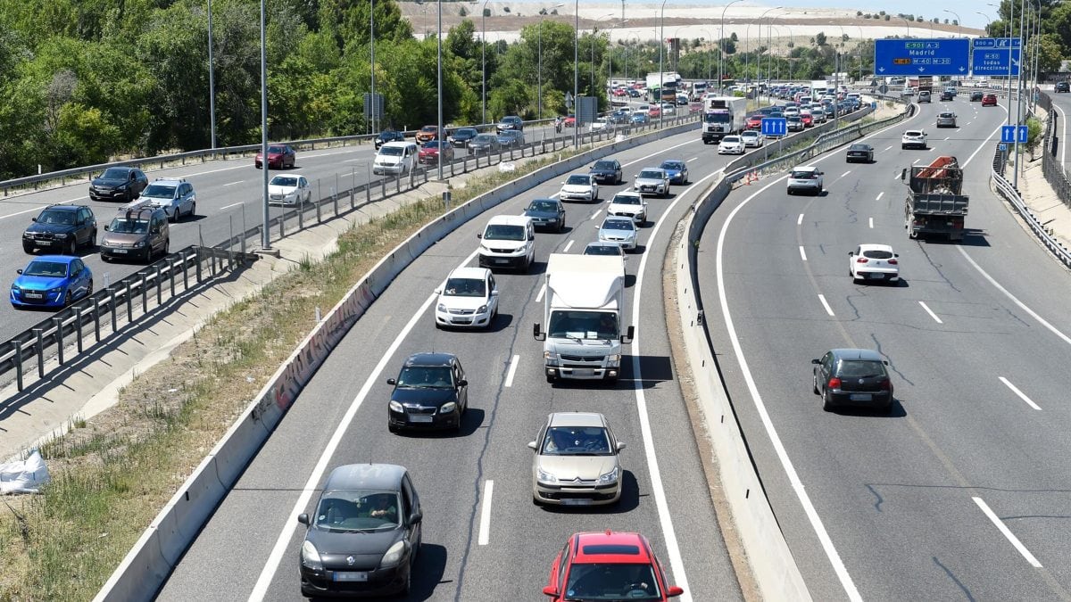 La operación del Puente del Pilar arranca con accidentes en Madrid, Zaragoza y Sevilla