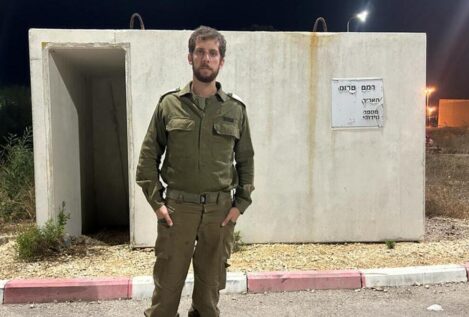 Un soldado israelí, desde una base militar: «Luchamos por la democracia»