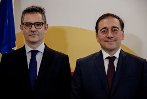 El PP exige al Gobierno que aclare si Bolaños y Albares se han visto en secreto con Puigdemont