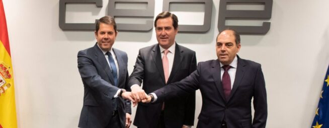 Empresarios y autónomos critican la reducción de la jornada pactada por Sumar y PSOE