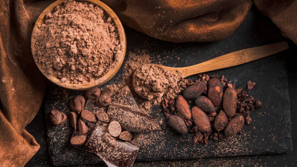 Vista superior de varios tipos de chocolate y cacao