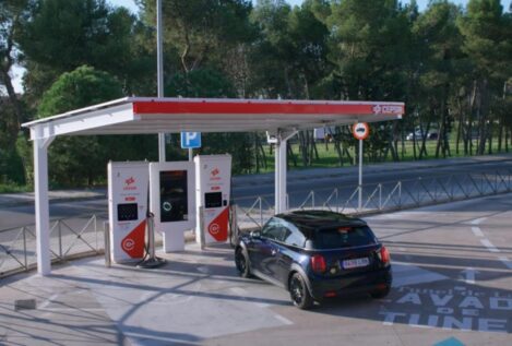 Cepsa y Endesa unen fuerzas para desatascar la situación del coche eléctrico en España