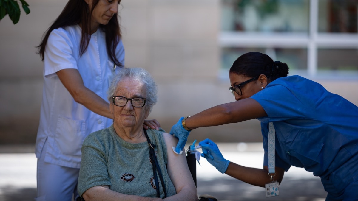 Siete comunidades se suman a la campaña de vacunación contra la gripe y la covid-19