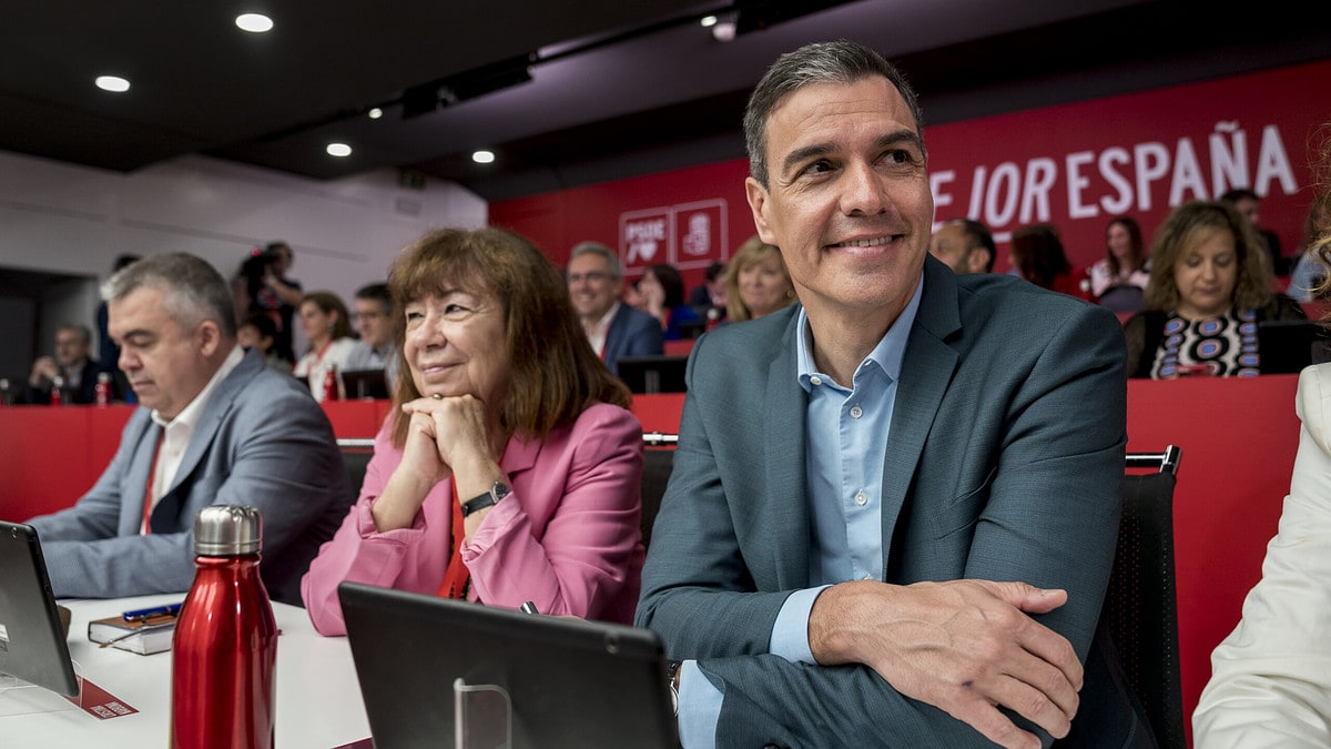 El PSOE ‘camufla’ al independentismo en la pregunta a sus bases sobre el pacto con Sumar
