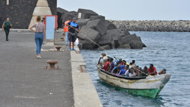 El Hierro se convierte en la nueva Lampedusa: 11.000 habitantes y 3.000 inmigrantes