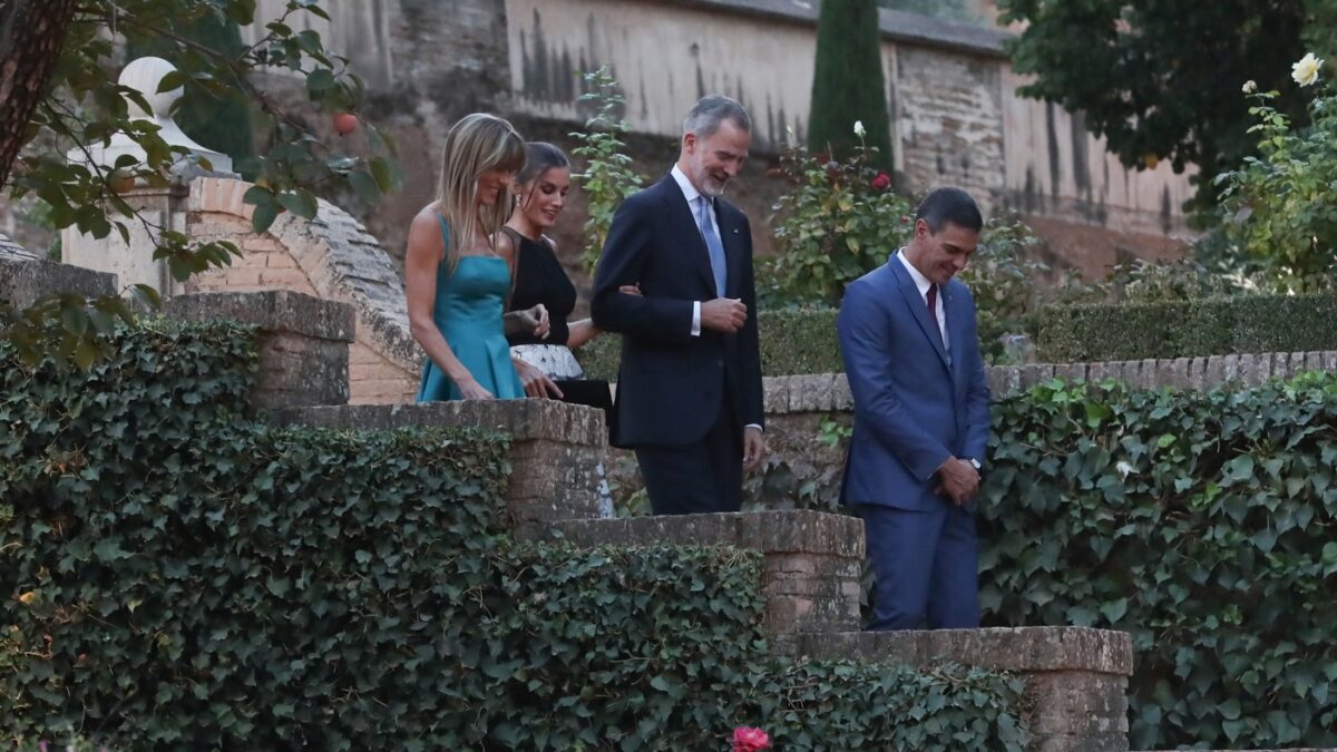 El encuentro entre el rey Felipe VI y Pedro Sánchez en La Alhambra