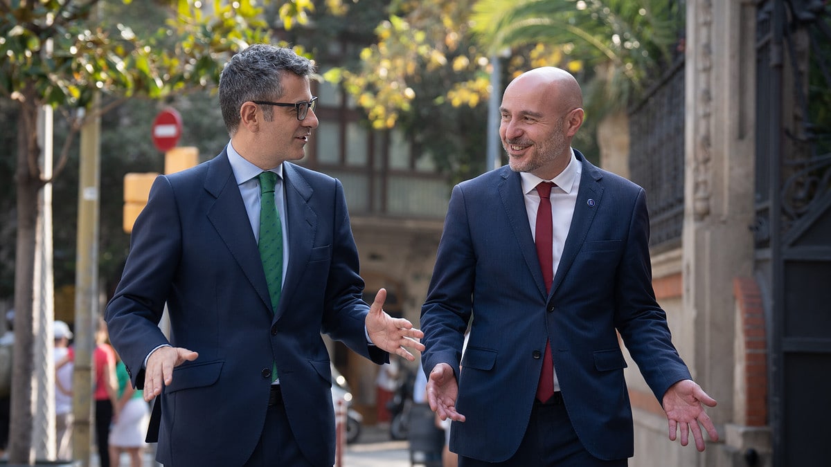 Bolaños se reúne con el delegado del Gobierno en Cataluña, Carlos Prieto