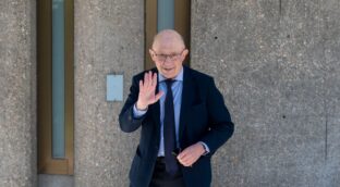 Una empresa vinculada al despacho de Montoro movió 6,3 millones al extranjero