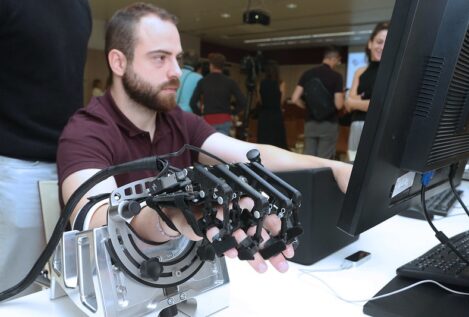 La Universidad de Valladolid crea un robot para pacientes con secuelas covid