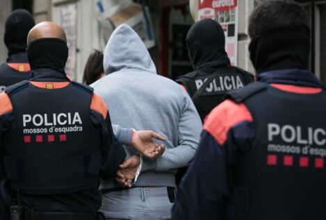 Detenidos tres hombres que colocaron siete artefactos explosivos caseros por Barcelona