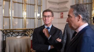 El PP sube y empata con el PSOE en pleno debate por la amnistía, según el CIS