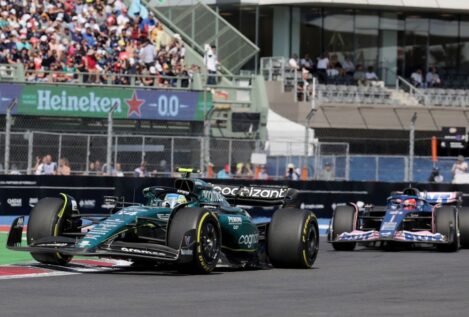 Desastre para Aston Martin en México, con abandono de Alonso y cuarto puesto para Sainz