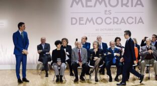 Sánchez promete cambiar el «relato histórico» de la Guerra Civil «en los libros de texto»