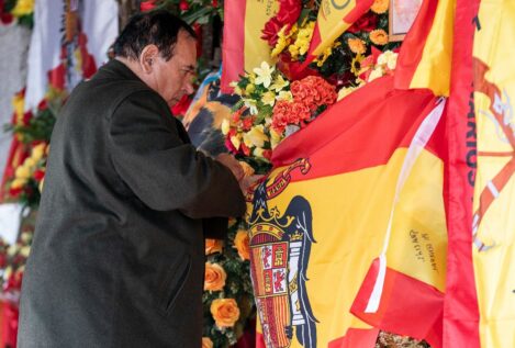 Las víctimas exigen al Estado dejar de pagar la tumba de Franco: 40.000 euros en cuatro años