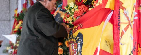 Las víctimas exigen al Estado dejar de pagar la tumba de Franco: 40.000 euros en cuatro años
