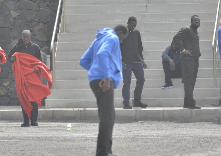 El Hierro, desbordado con la llegada de 684 migrantes en las últimas 24 horas