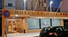 Realojan a otros 60 inmigrantes en un hotel de Medina del Campo ante la queja de los vecinos
