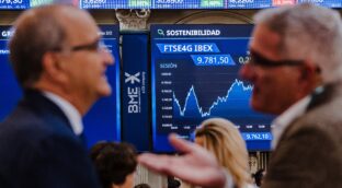 La fuga de talento y la jubilación de los 'boomers' complican el fichaje de ejecutivos para el Ibex