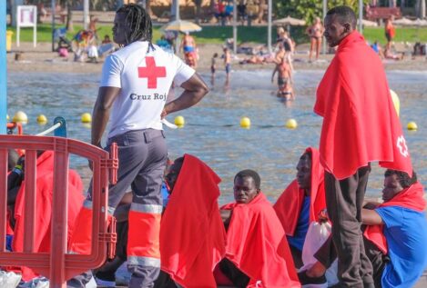 Salvamento rescata a 248 inmigrantes de cinco barcas y los lleva a Lanzarote y Gran Canaria