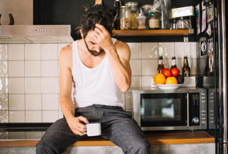 Qué es el 'jet lag' social: estos pueden ser los efectos de no descansar en fin de semana