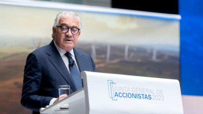 Endesa recortó un 36% su beneficio hasta septiembre, por las plusvalías y el 'impuestazo'