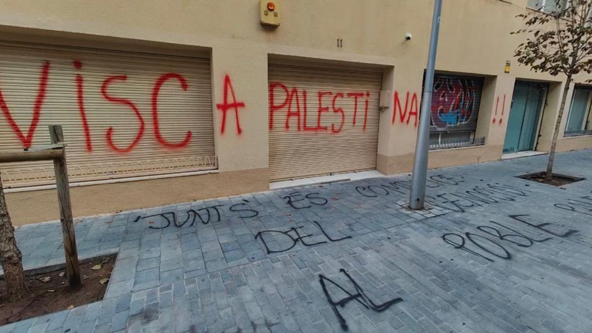 Junts denuncia pintadas a favor de Palestina en su sede de Barcelona