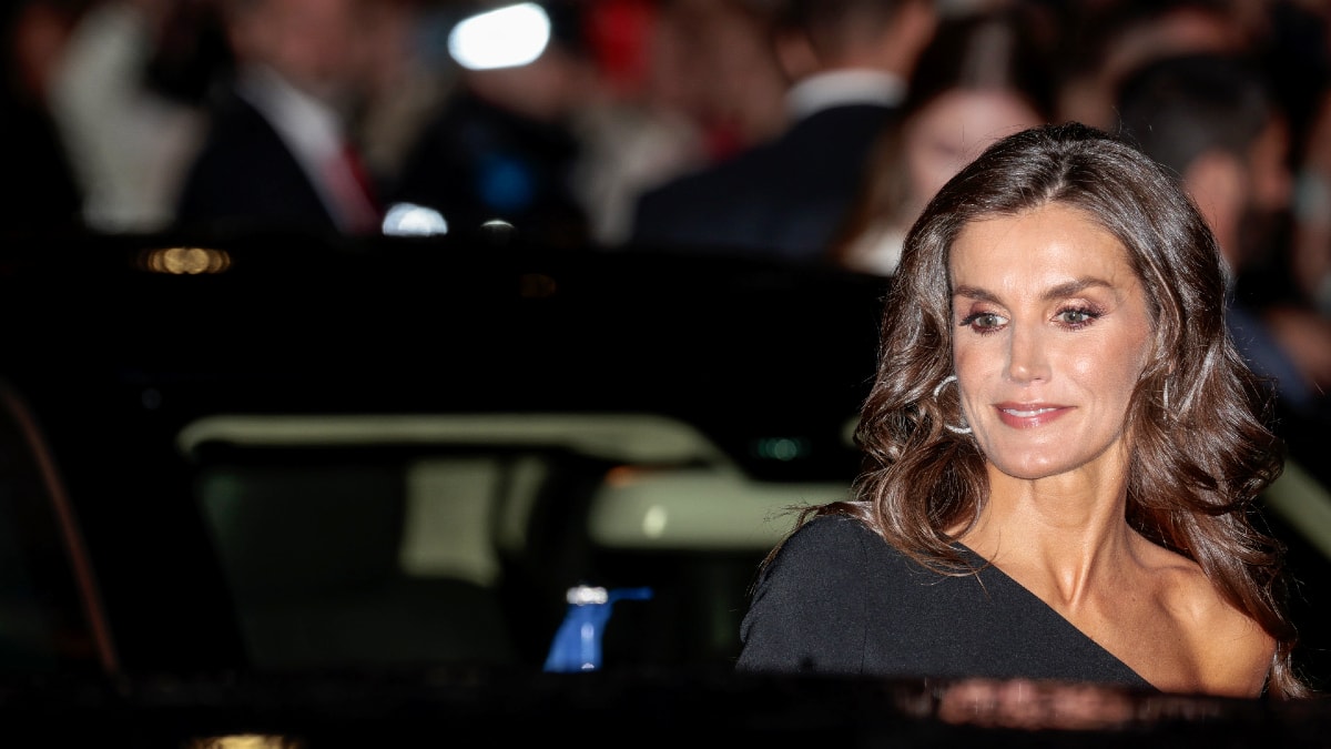 Letizia, Leonor y Sofía brillan en los Premios Princesa de Asturias: sus ‘looks’, al detalle