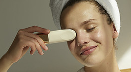 Los cepillos de limpieza facial que no puedes obviar en tu rutina de belleza diaria