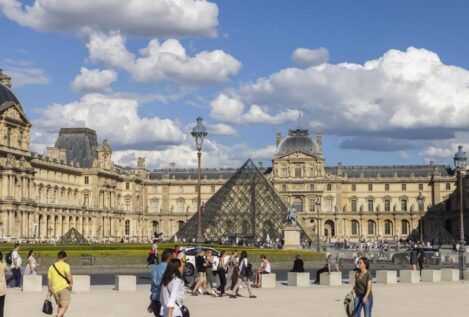 El Louvre cierra por «razones de seguridad» ante el temor a un atentado