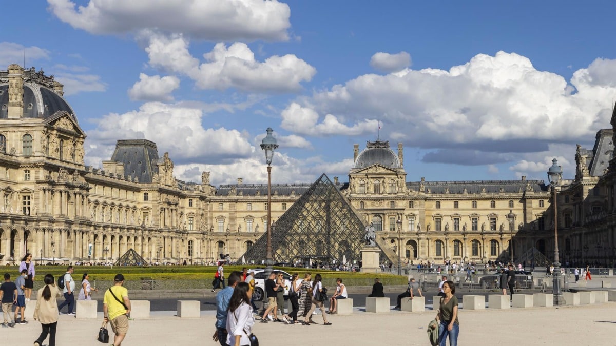 El Louvre cierra por «razones de seguridad» ante el temor a un atentado