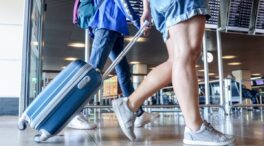 La Eurocámara pide acabar con el cobro de las maletas de mano en los aviones