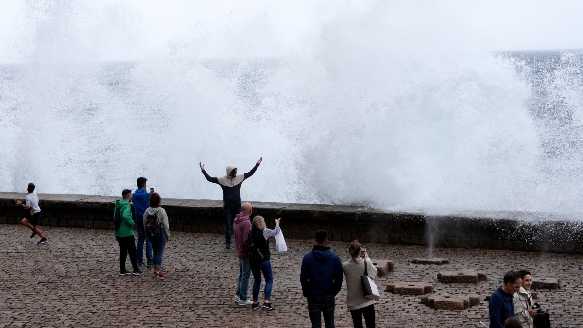 En alerta nueve comunidades por rachas de viento de hasta 110 km/h, lluvia y oleaje