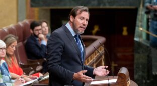 Sánchez incluye a Puente en el equipo negociador del PSOE con los grupos políticos