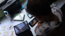 Pediatras llaman a cambiar el uso abusivo de pantallas por rutinas saludables en familia