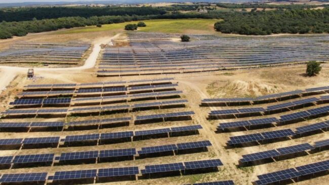 Grenergy vende 300 MW solares a Allianz por 271 millones y avanza en su proyecto 'Valkyria'