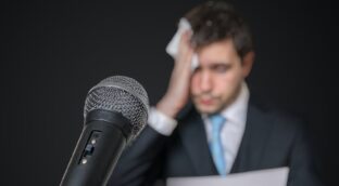 Cómo mejorar la salud mental de los políticos (y de paso la nuestra)