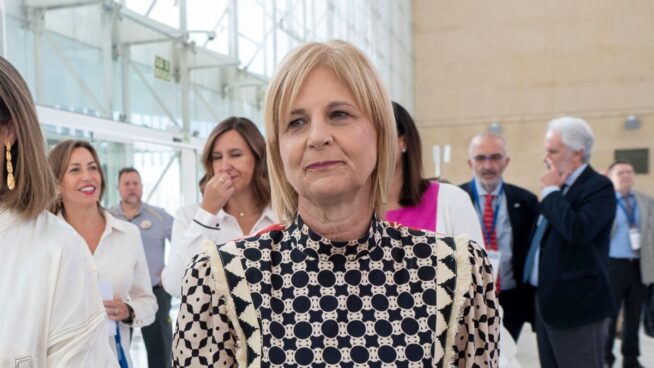 El PSOE se rinde en la FEMP: no cumple su amenaza de recurrir la elección de la presidenta