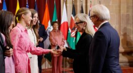 La princesa Leonor entrega las insignias a Streep, Murakami y los otros galardonados