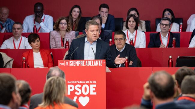 Page insiste en su oposición a la amnistía pero acatará la decisión que tome el PSOE