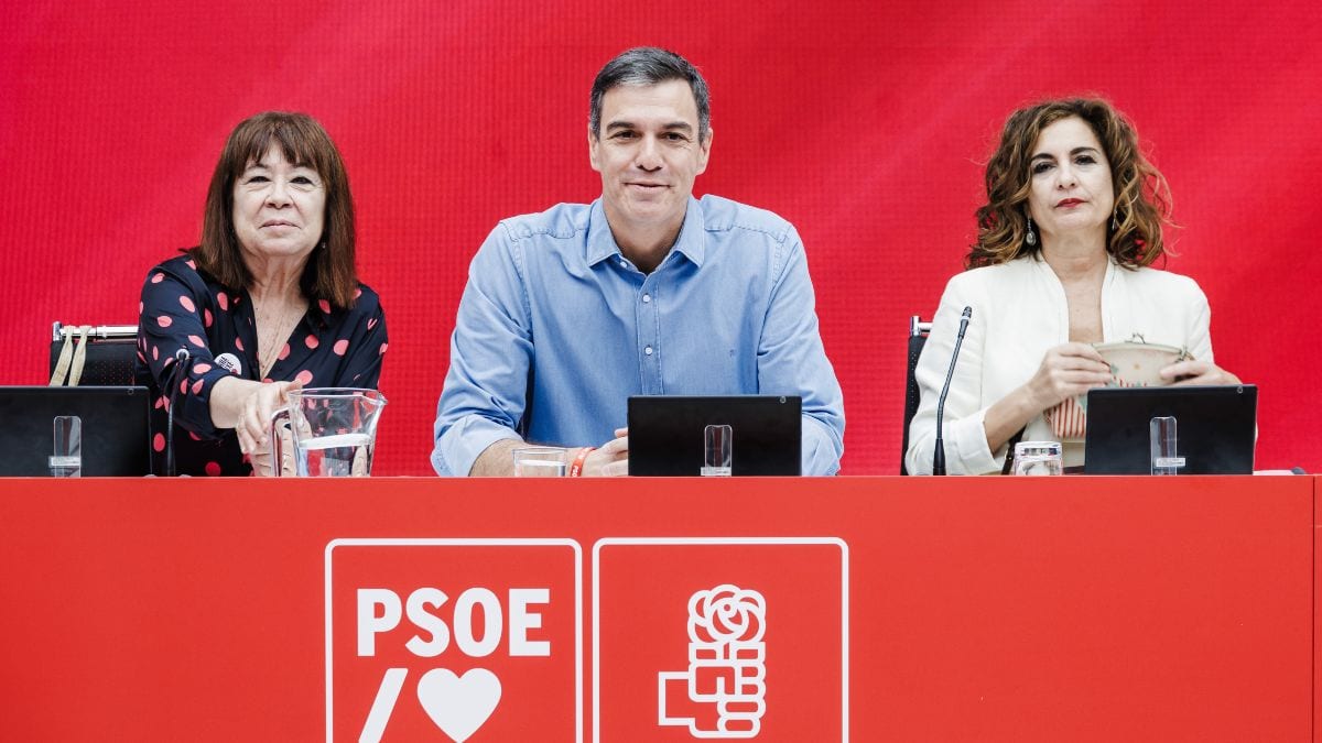 El PSOE confía en cerrar el acuerdo de Gobierno con Sumar antes de la jura de Leonor