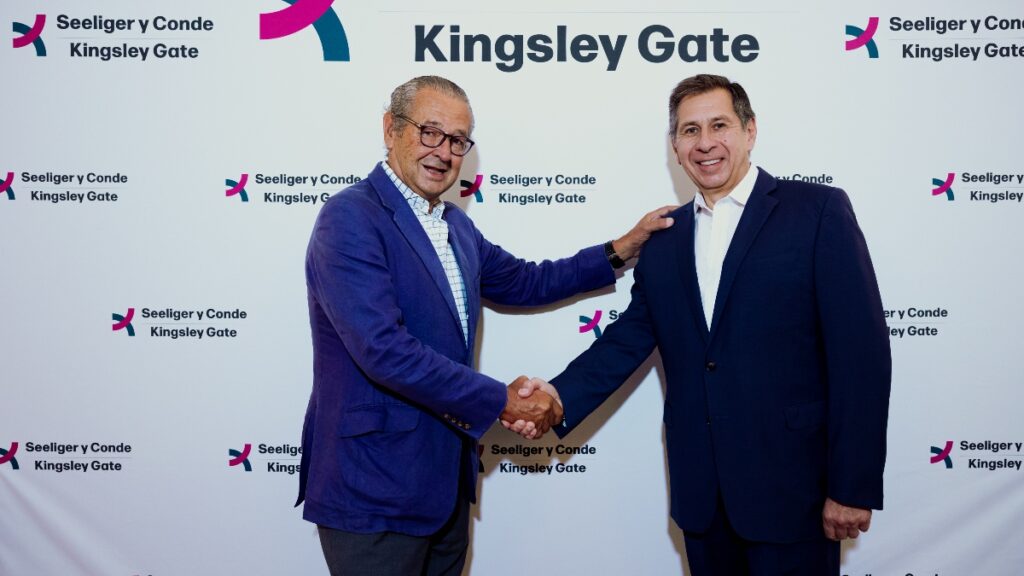 Eduardo Antunovic (derecha), Chief Client Officer y Senior Partner en la firma estadounidense Kingsley Gate.