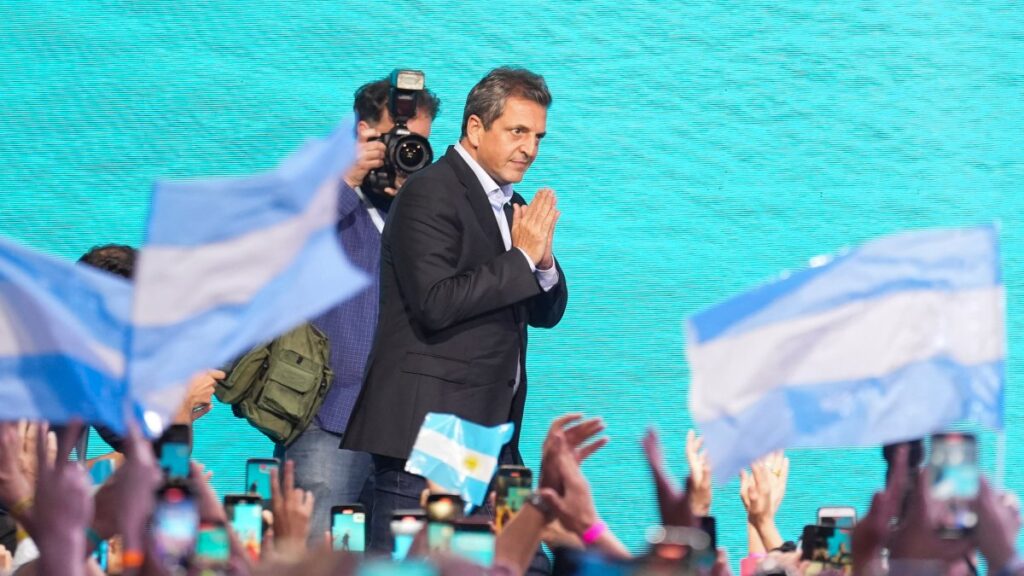 El candidato oficialista y vencedor de la primera vuelta de las elecciones en Argentina, Sergio Massa