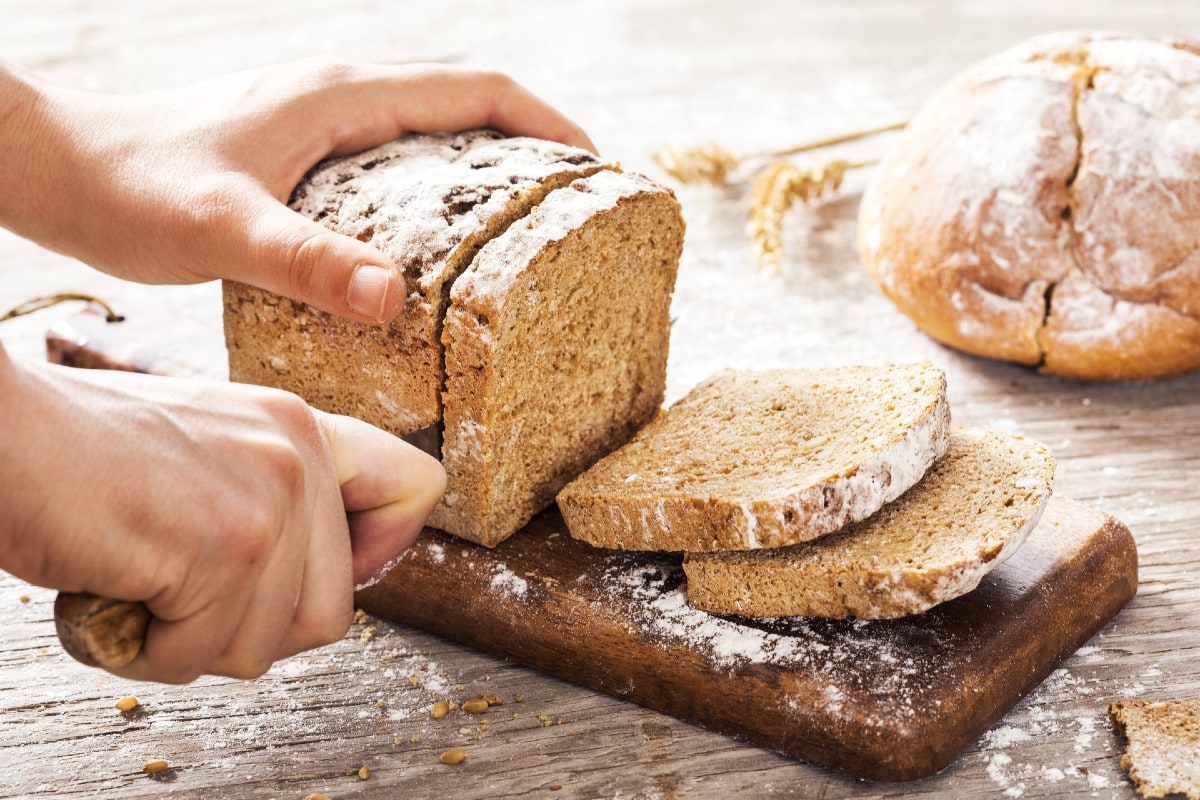 Las cuatro mejores panificadoras del mercado para preparar pan sin